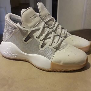 adidas 11222 basketball